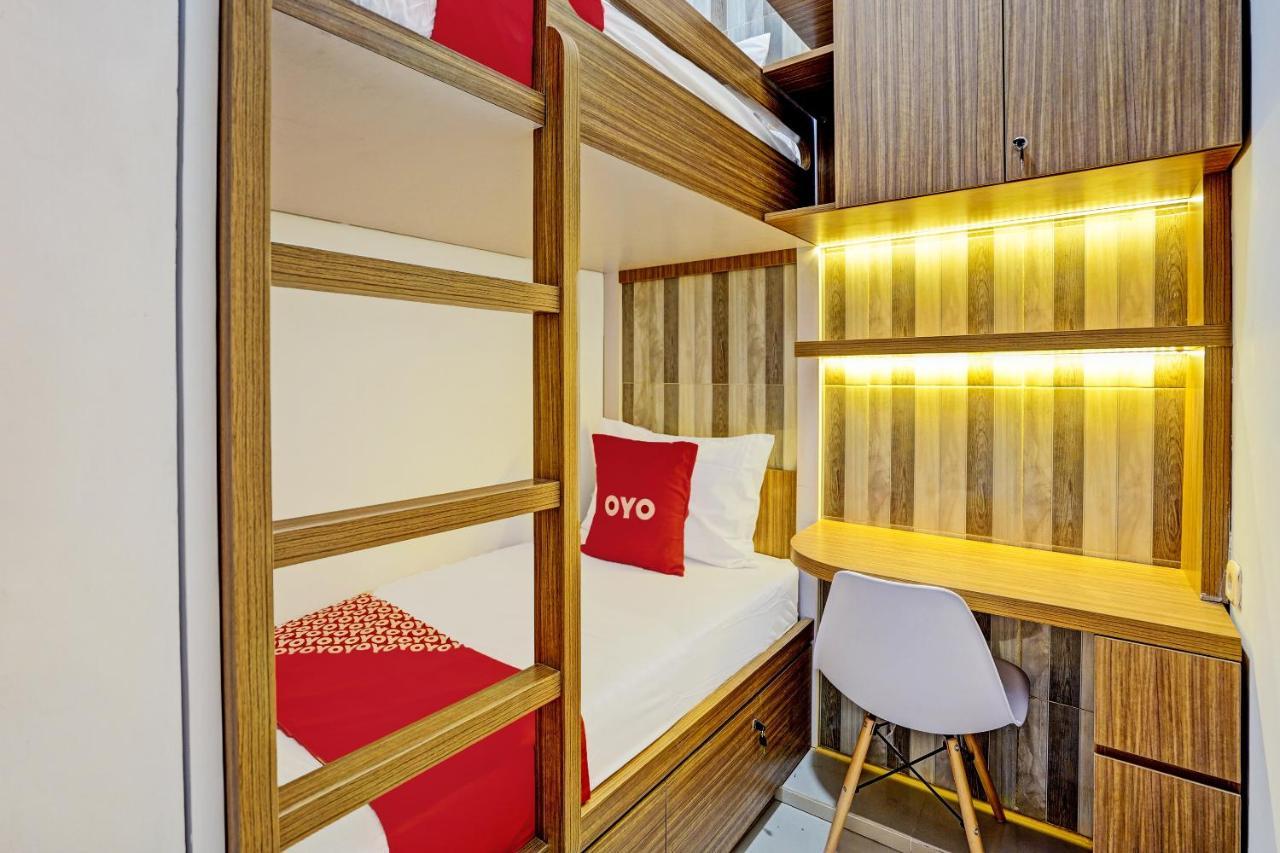 Oyo 92435 Sunlo Cozy Home Family Homestay Syariah Сурабая Екстериор снимка